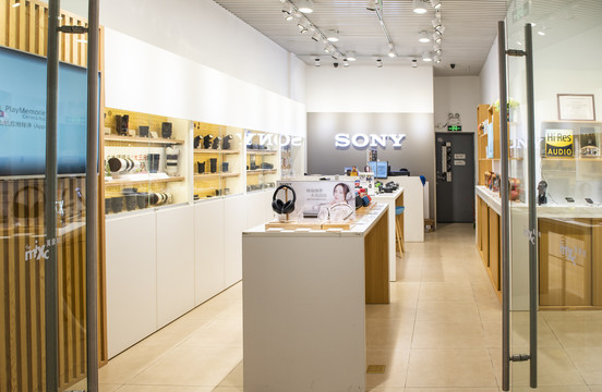 電子產(chǎn)品專賣店 智能生活的起點(diǎn)與未來消費(fèi)趨勢(shì)